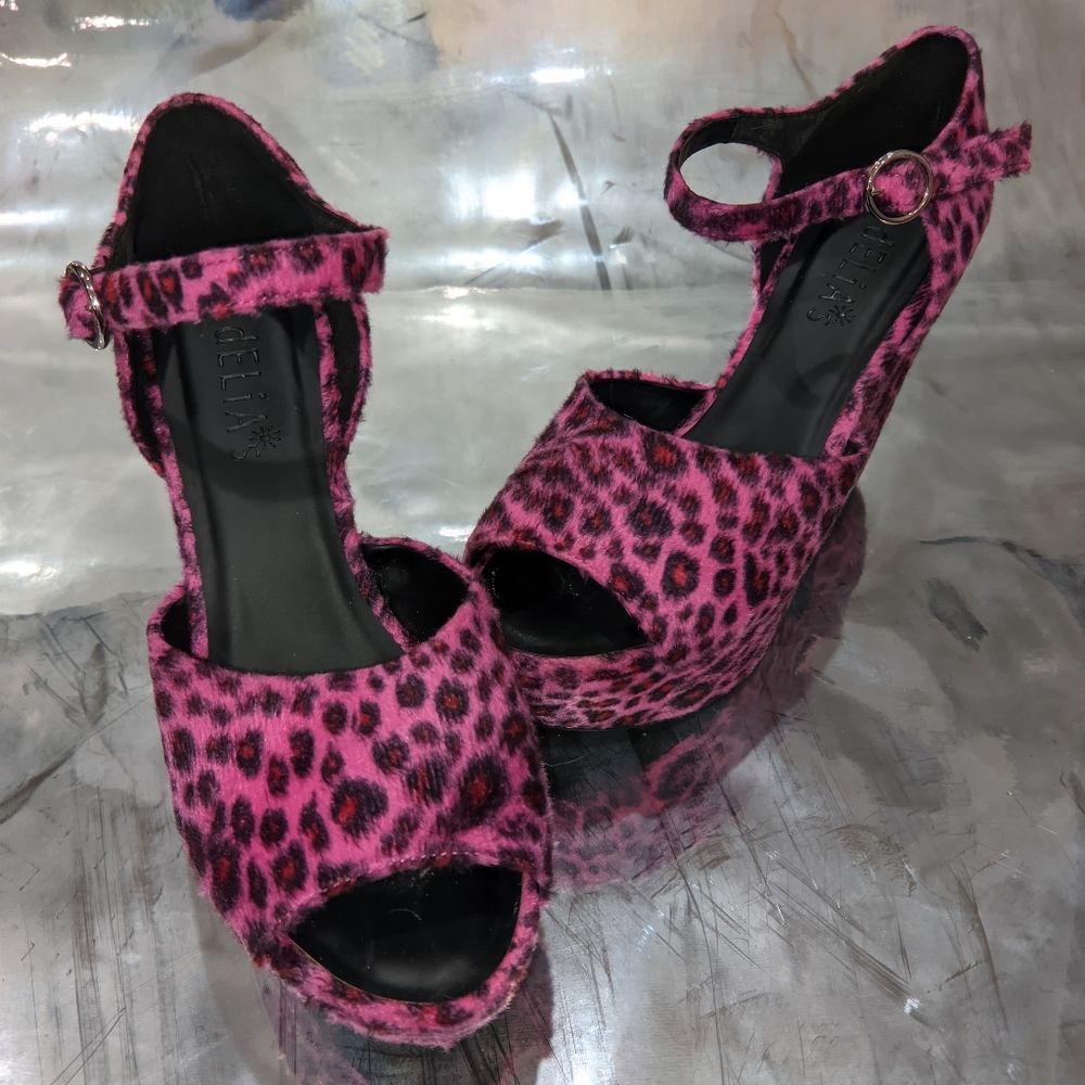 Pink cheetah Bratz shoe dolls kill fuzzy dopamine dressing
